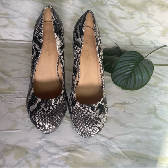 Shoe Dazzle Talitha Python Snake Print Faux Leather Slip-On Platform Wedge Heels - Picture 9 of 10